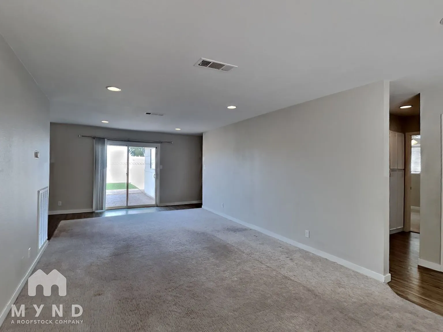 4 bed, 2.0 bath, 1519 sqft, $2,015 — Photo 4