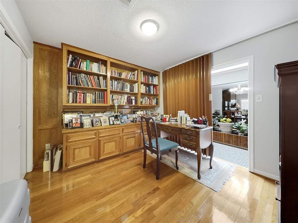 1st image of 7919 Gironde Dr