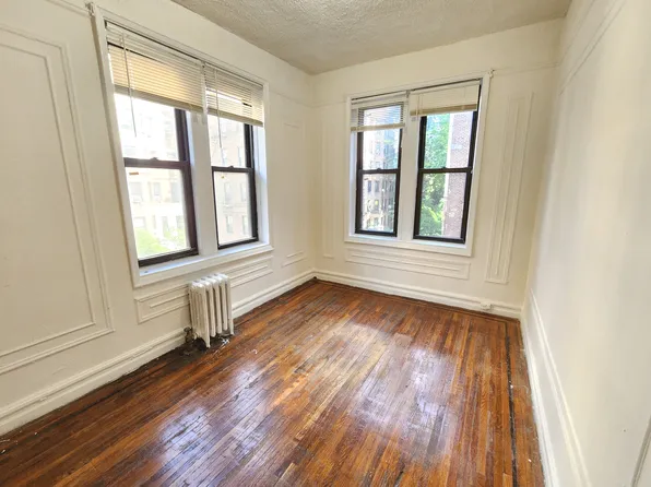 754 Brady Avenue image 8 of 12