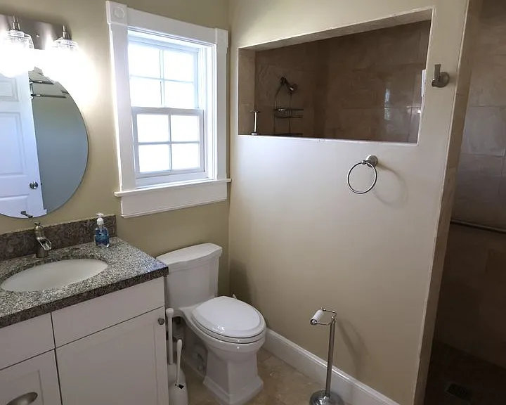 739 W Maple Ave — Photo 5