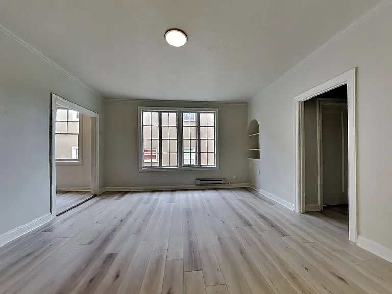832 Erie St — Photo 19