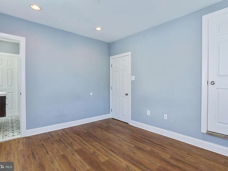 487 N Church St — Photo 21