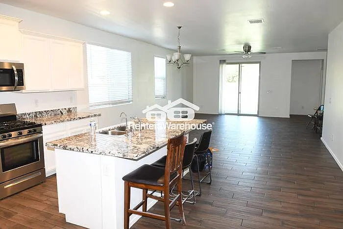 12480 N 174th Ln — Photo 3