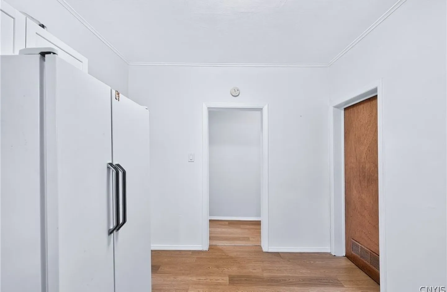 223 E Bloomfield St — Photo 3