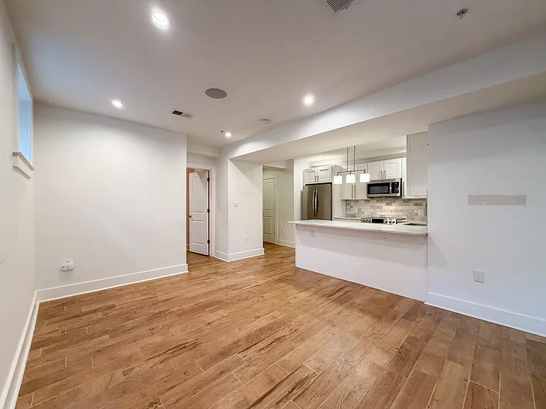1601 Hobart St NW #1 — Photo 19