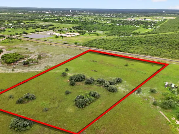 172 Highway 202, Refugio, TX 78377