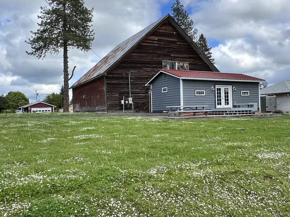 501 S Park St, Carlton, OR 97111