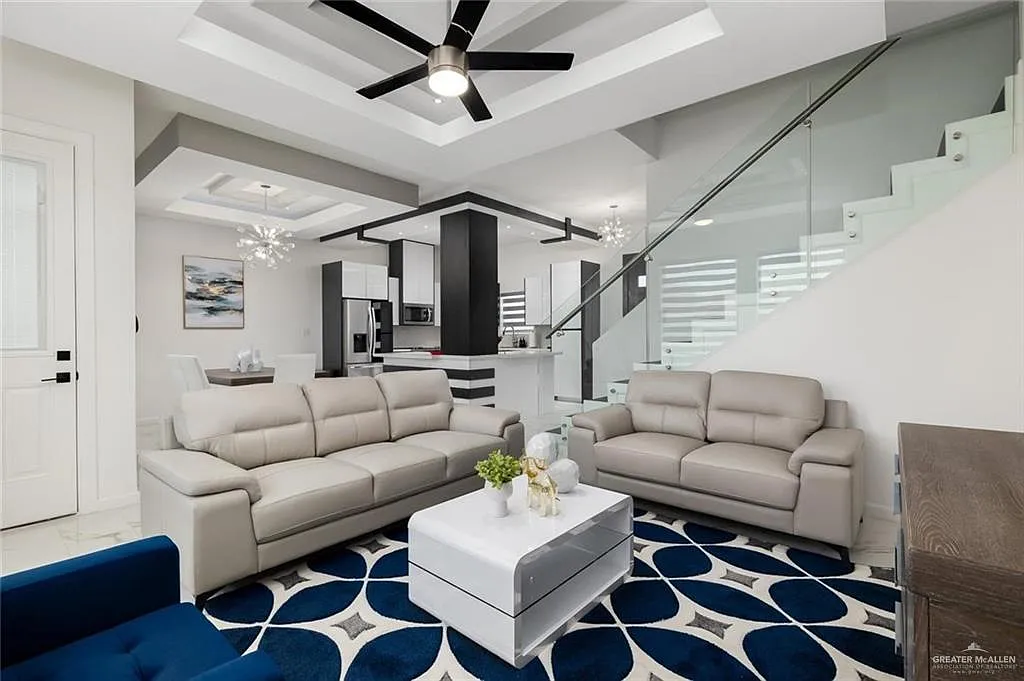 3 bed, 2.5 bath, 1800 sqft, $2,600 — Photo 3