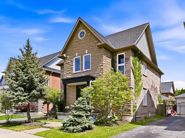 172 River Glen Blvd, Oakville, ON L6H 7K5