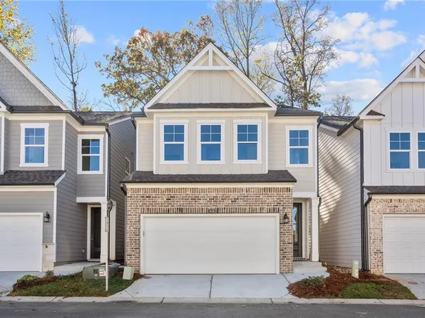 682 Smokey Quartz Way, Kennesaw, GA 30144