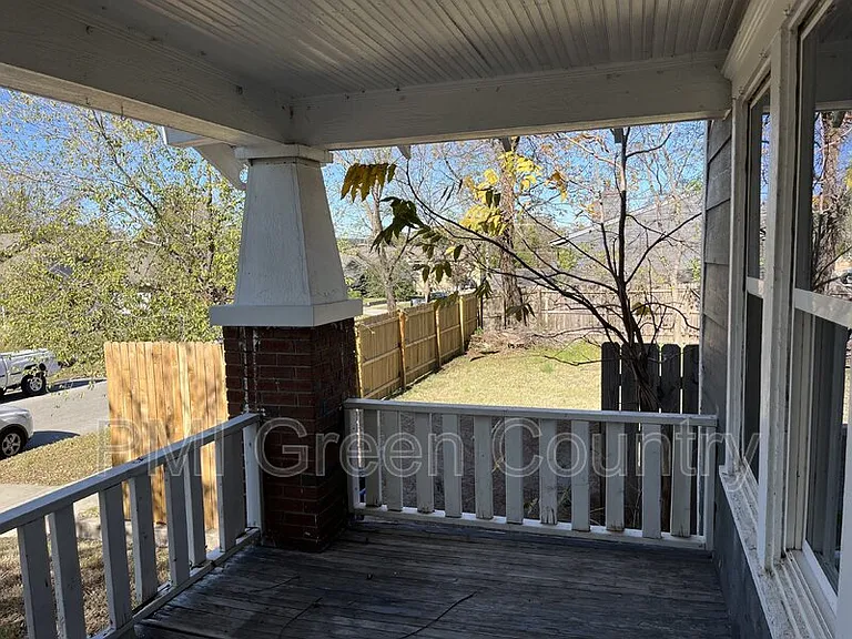 1223 S Quaker Ave — Photo 2