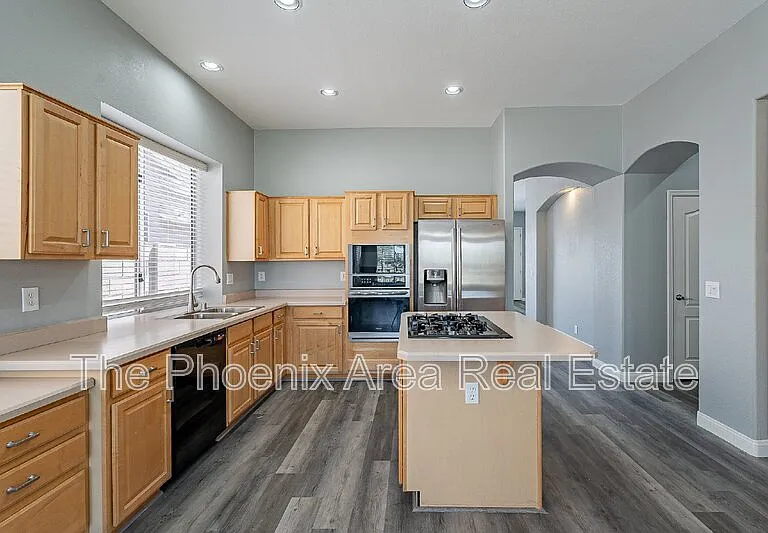 231 S Beverly St — Photo 14