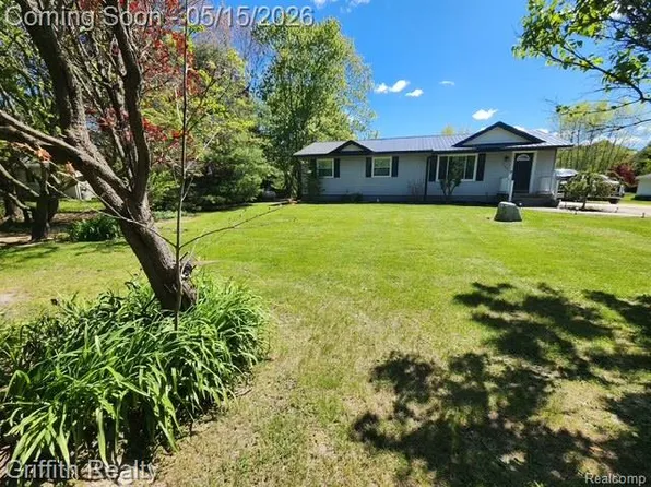 3148 Hogback Rd, Fowlerville, MI 48836