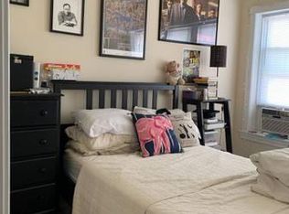 1323 W Addison St APT 2B, Chicago, IL 60613