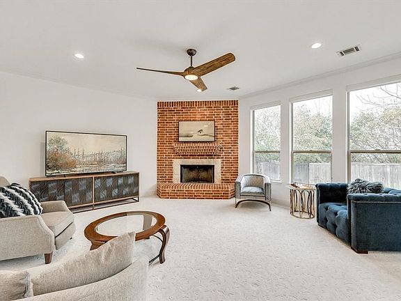 2nd image of 220 Oak Hill Dr