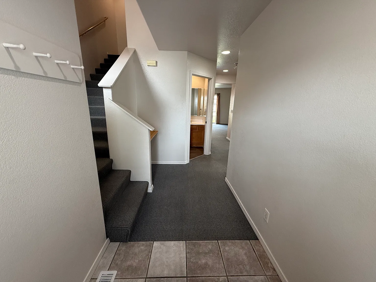 4 bed, 1650 sqft, $2,800 — Photo 2