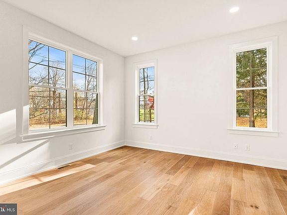 5th image of 1441 Berwyn Paoli Rd