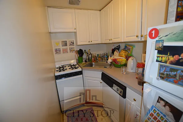 Rented by City Stop Realty | media 2