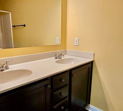 5th image of 147 Vineland Parkway Dr
