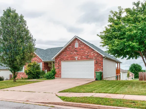 1204 Britt Ln, Rolla, MO 65401