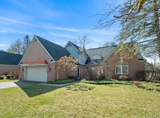 16100 Lairdhaven Dr, Northville, MI 48168