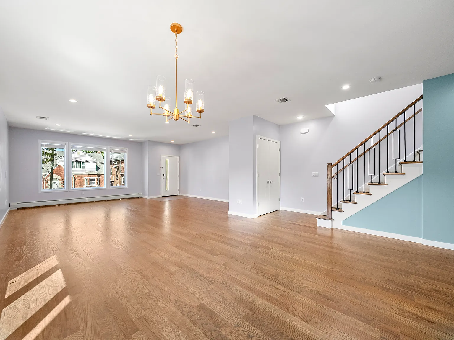 4 bed, 3.5 bath, 2713 sqft, $6,000 — Photo 2