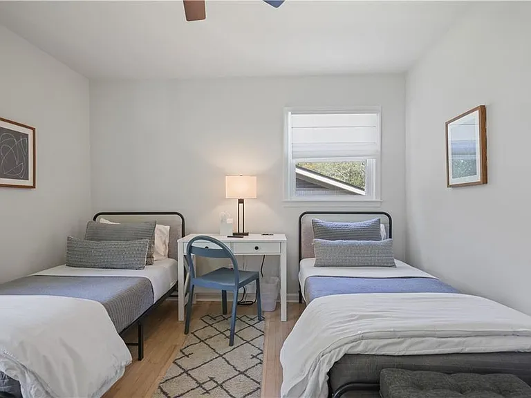 677 Hillandale Cir SW — Photo 17