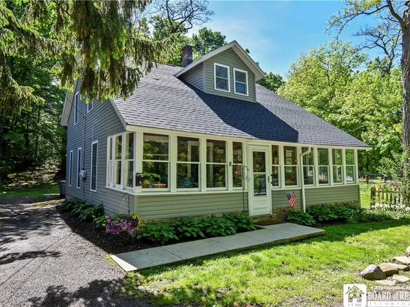 8 Terrace St, Westfield, NY 14787