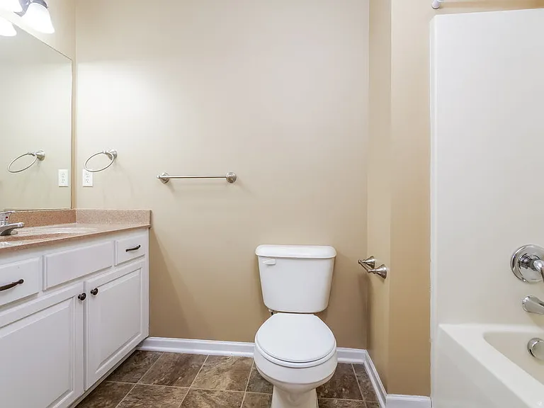 704 Fall Creek Cir — Photo 15