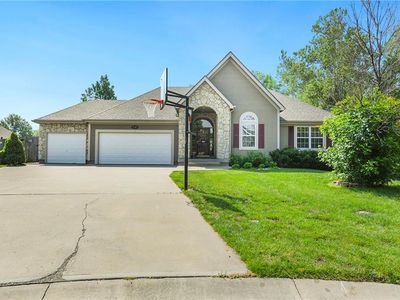 4107 Cavalry Ct, Leavenworth, KS, 66048