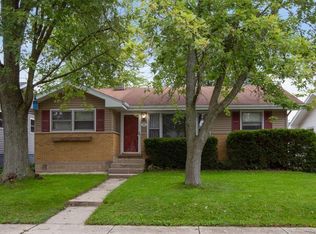 1615 Hewes St, Crete, IL 60417