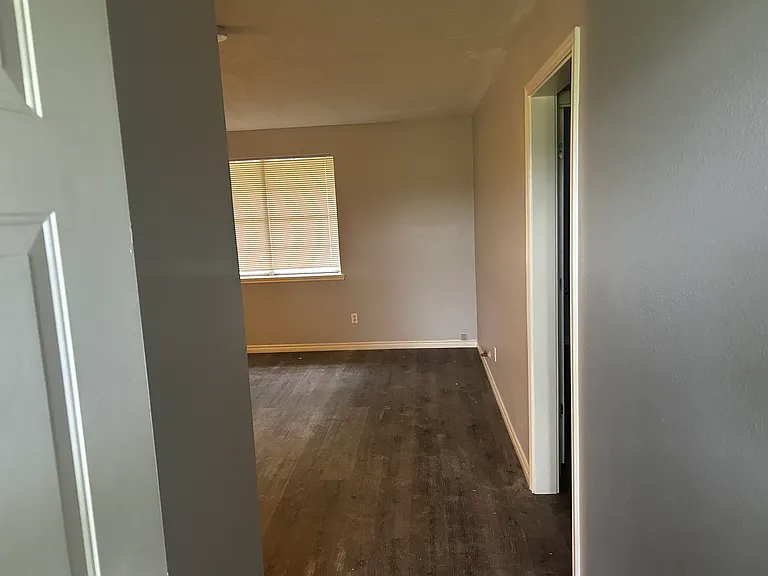 107 Cypress St — Photo 5