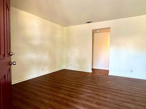 3rd image of 4420 26th Ave
