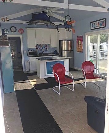 4th image of 9823 S Carls Dr