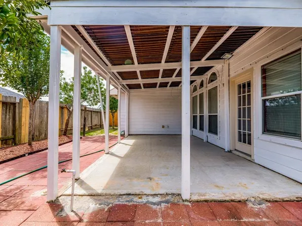 4823 Chase Stone Dr, Bacliff, TX 77518
