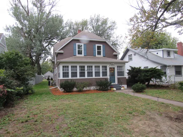 402 E 7th St, Hastings, NE 68901