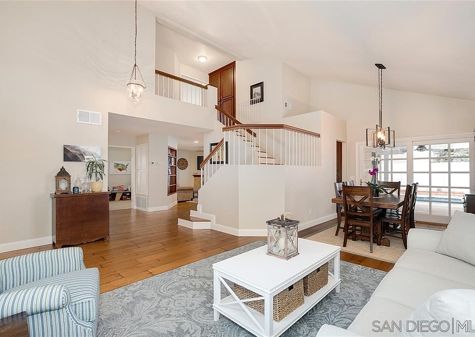 1st image of 8925 La Cartera St