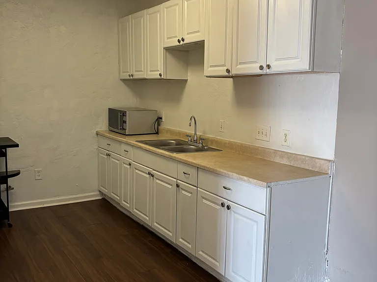 8447 Palmetto Ave #B — Photo 3