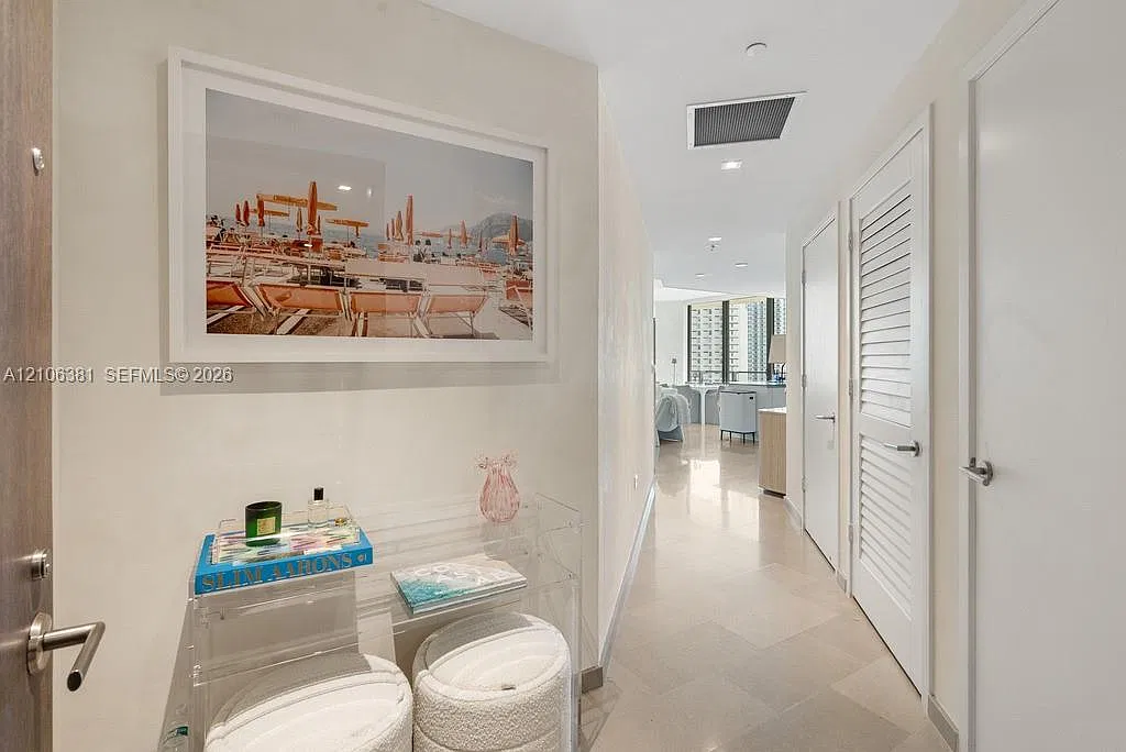 Reach Condo — Photo 3