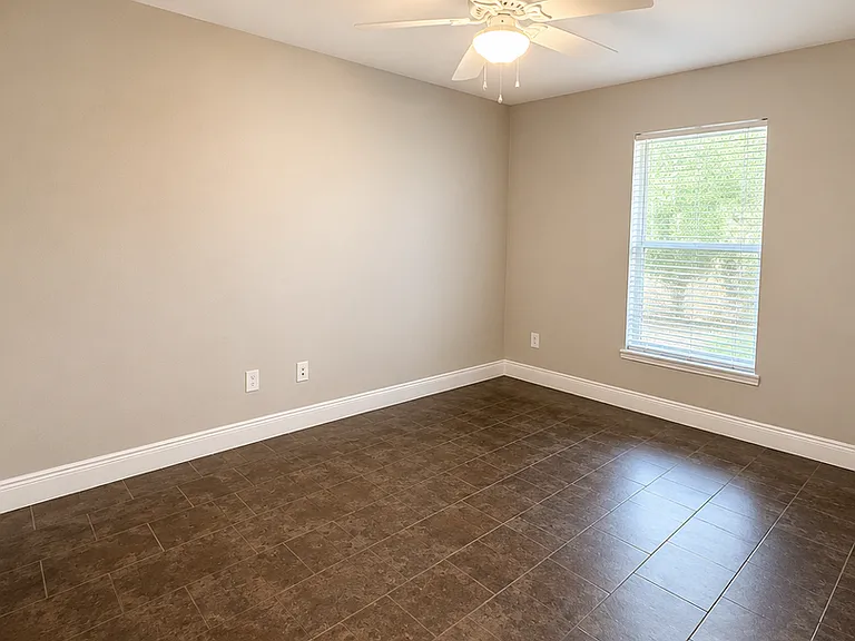111 Homer Ave S — Photo 17