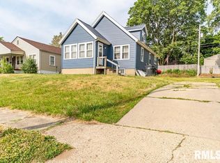 1109 S 10th St, Pekin, IL