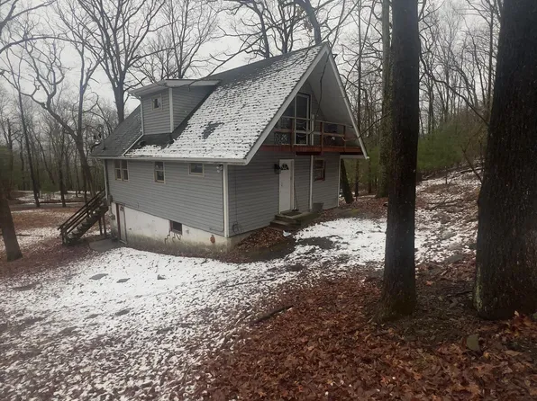 2172 Autumn Ct, East Stroudsburg, PA 18302