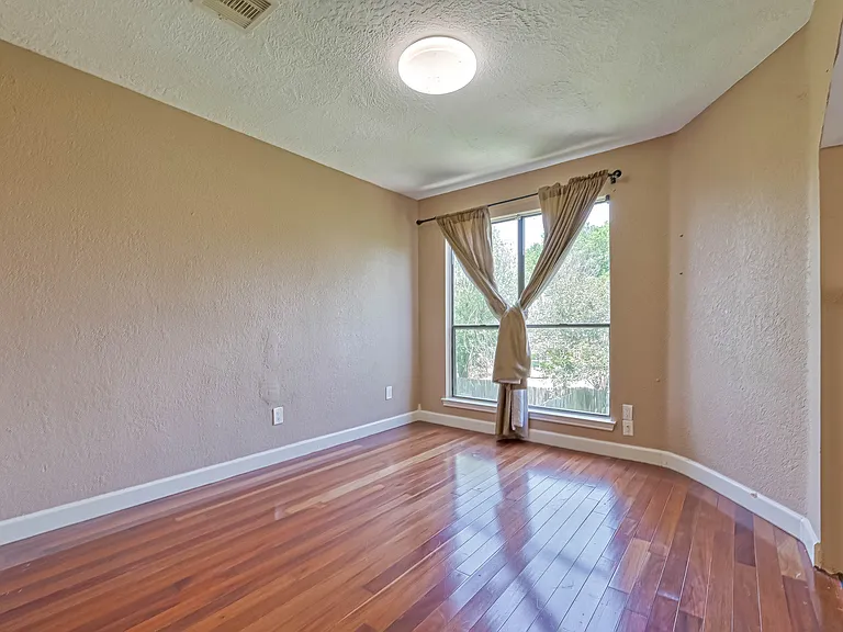 12218 Brighton Ln — Photo 14