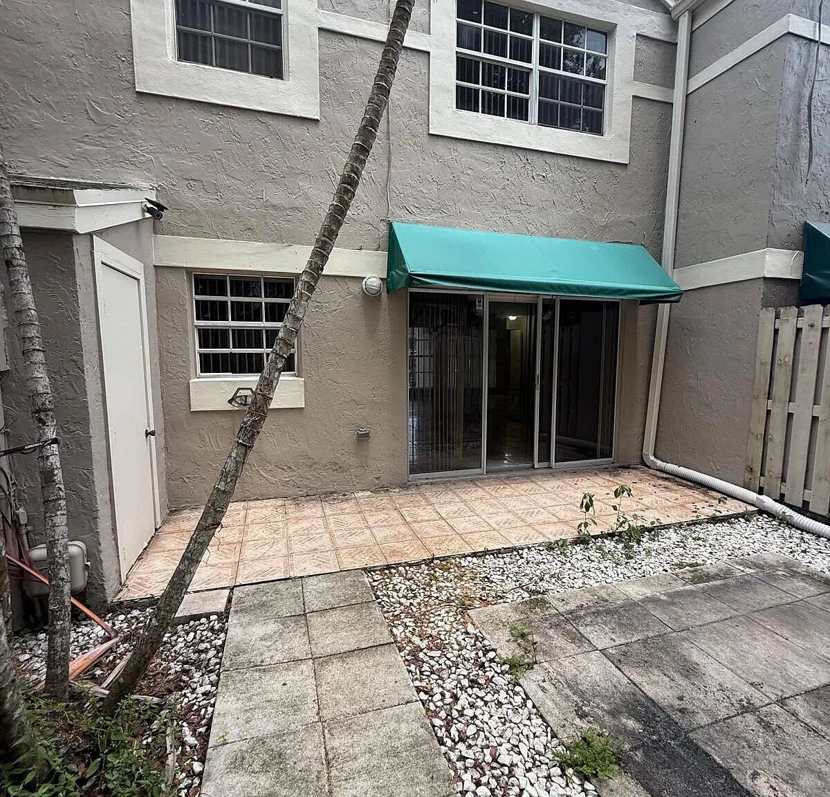 3 bed, 2.5 bath, 1302 sqft, $3,100 — Photo 3