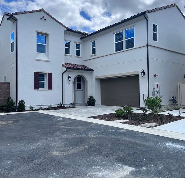 4041 Pomelo Dr — Photo 2