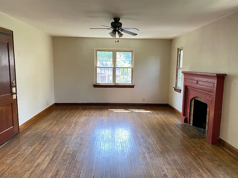 1338 Virginia Ave — Photo 3