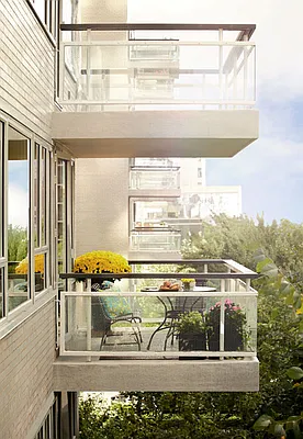 Sold by Corcoran | media 21