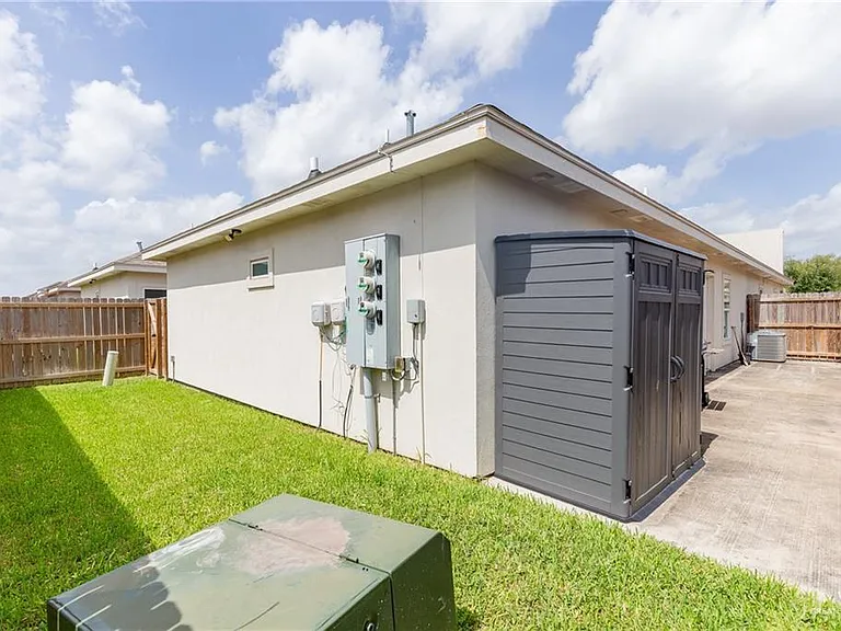 2902 Sabercat Ave #4 — Photo 15