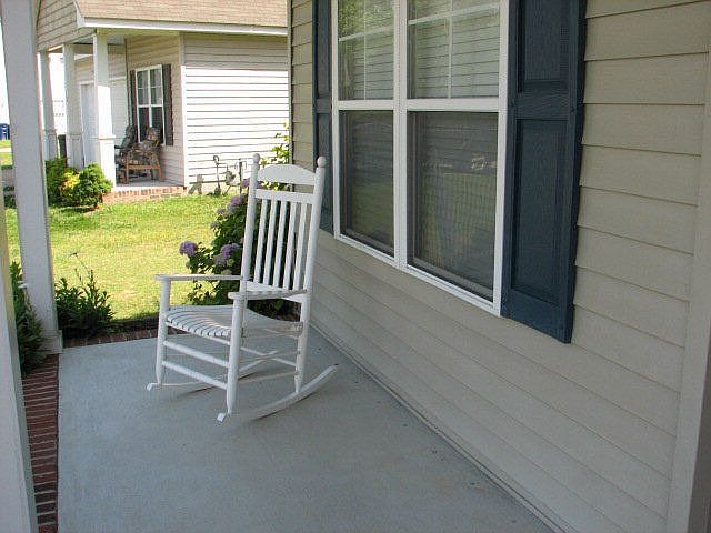 2nd image of 213 Winborne Ln