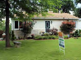 18 Maple Ct, Decatur, IL 62526